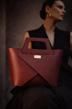 Victoria Signature Handbag - Image 6